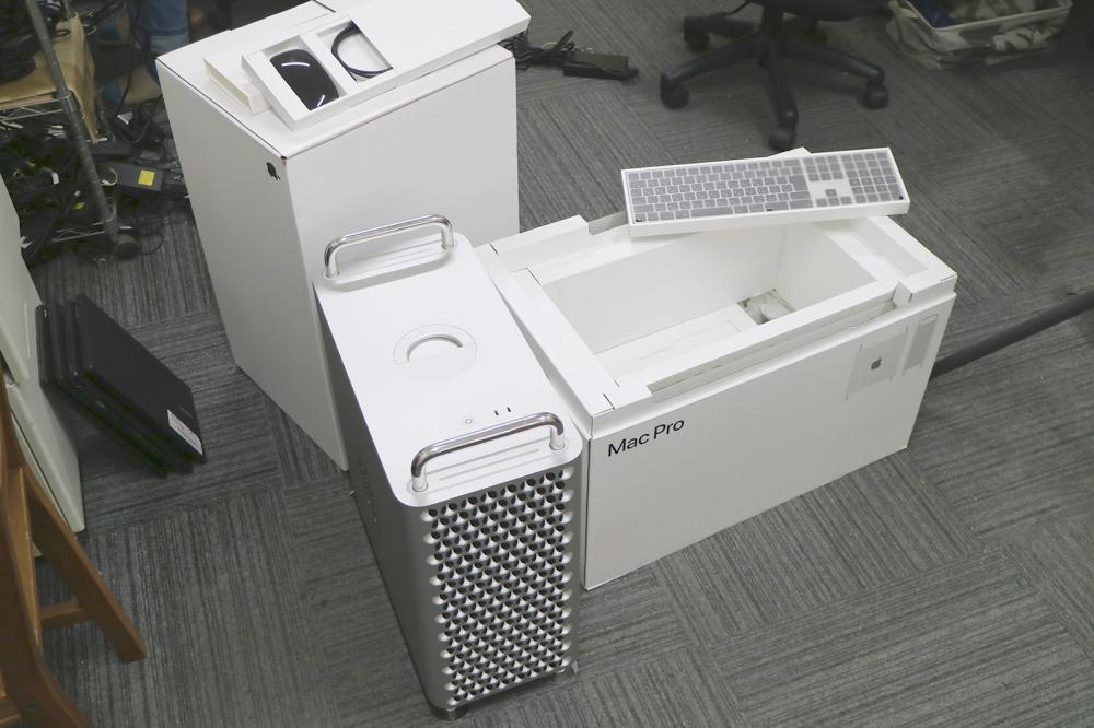 中古美品 Apple Mac Pro 2019 A1991 ワークステーション macOS 26 Tahoe 12コア Xeon W-3235 48GB NVMe 2TB-SSD Apple Radeon Pro W6800X MPXモジュール 無線 中古パソコン ゲーミングPC 管:1627f