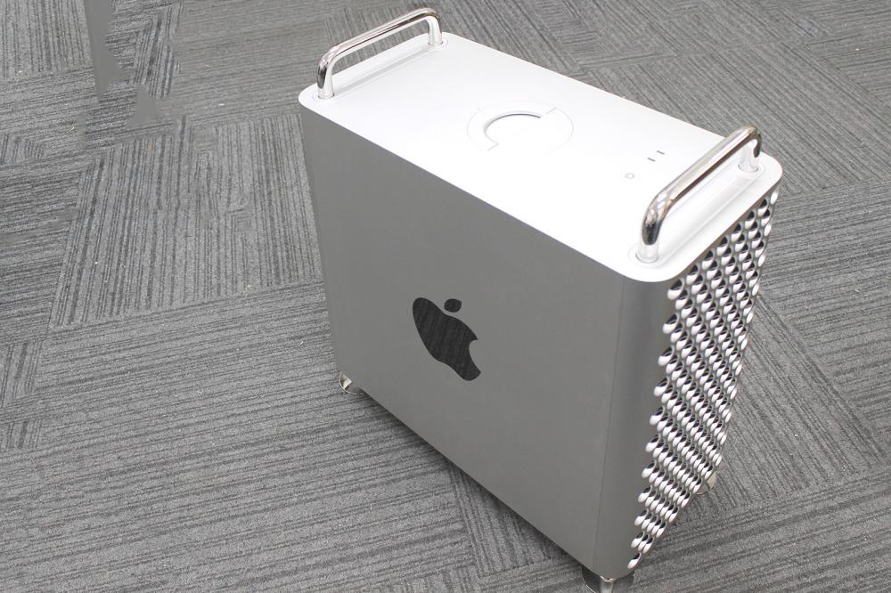 中古美品 Apple Mac Pro 2019 A1991 ワークステーション/ macOS 26 Tahoe / Intel Xeon W-3223/ 64GB/ 爆速NVMe式1TB-SSD/ AMD Radeon Pro 580X/ 無線 管:1122f