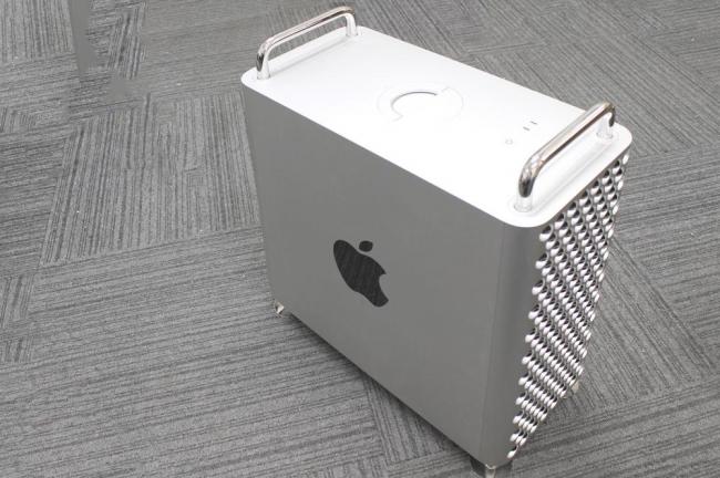 中古美品 Apple Mac Pro 2019 A1991 ワークステーション/ macOS 26 Tahoe / Intel Xeon W-3223/ 64GB/ 爆速NVMe式1TB-SSD/ AMD Radeon Pro 580X/ 無線 管:1122f